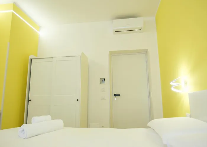 Rainbhome Colourful Gasthuis 4*